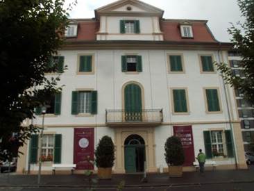 https://mw2.google.com/mw-panoramio/photos/medium/100910725.jpg